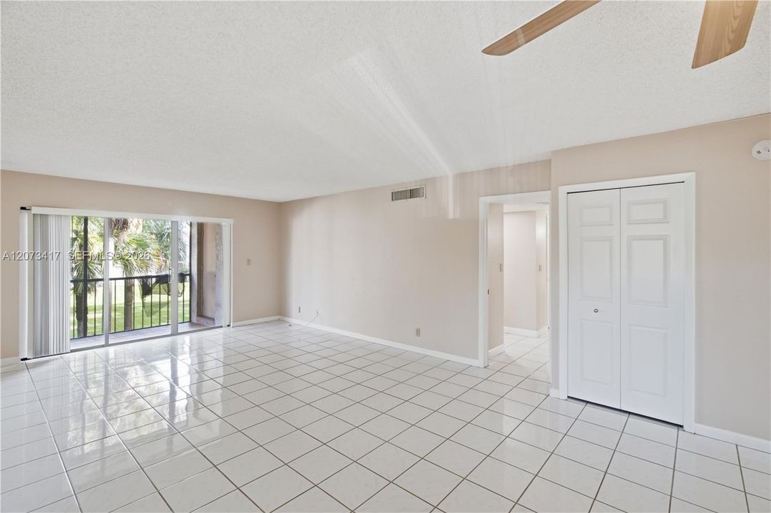 For Rent: $2,300 (2 beds, 2 baths, 1235 Square Feet)