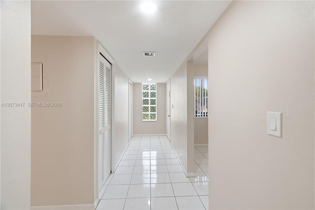 For Rent: $2,300 (2 beds, 2 baths, 1235 Square Feet)