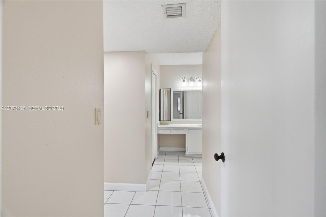 For Rent: $2,300 (2 beds, 2 baths, 1235 Square Feet)