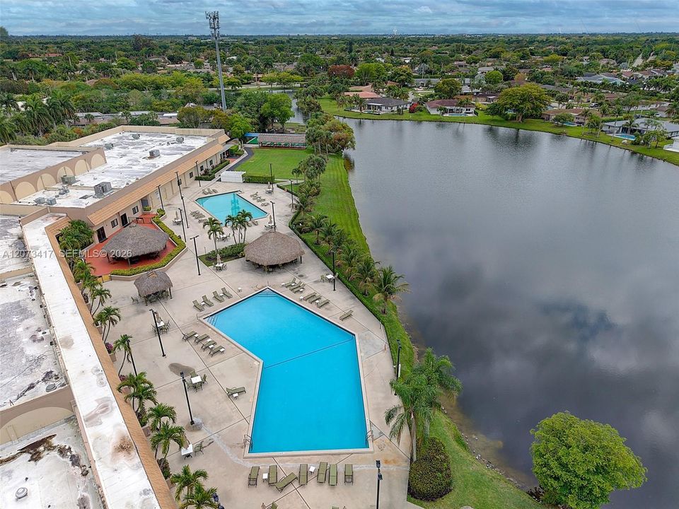 For Rent: $2,300 (2 beds, 2 baths, 1235 Square Feet)