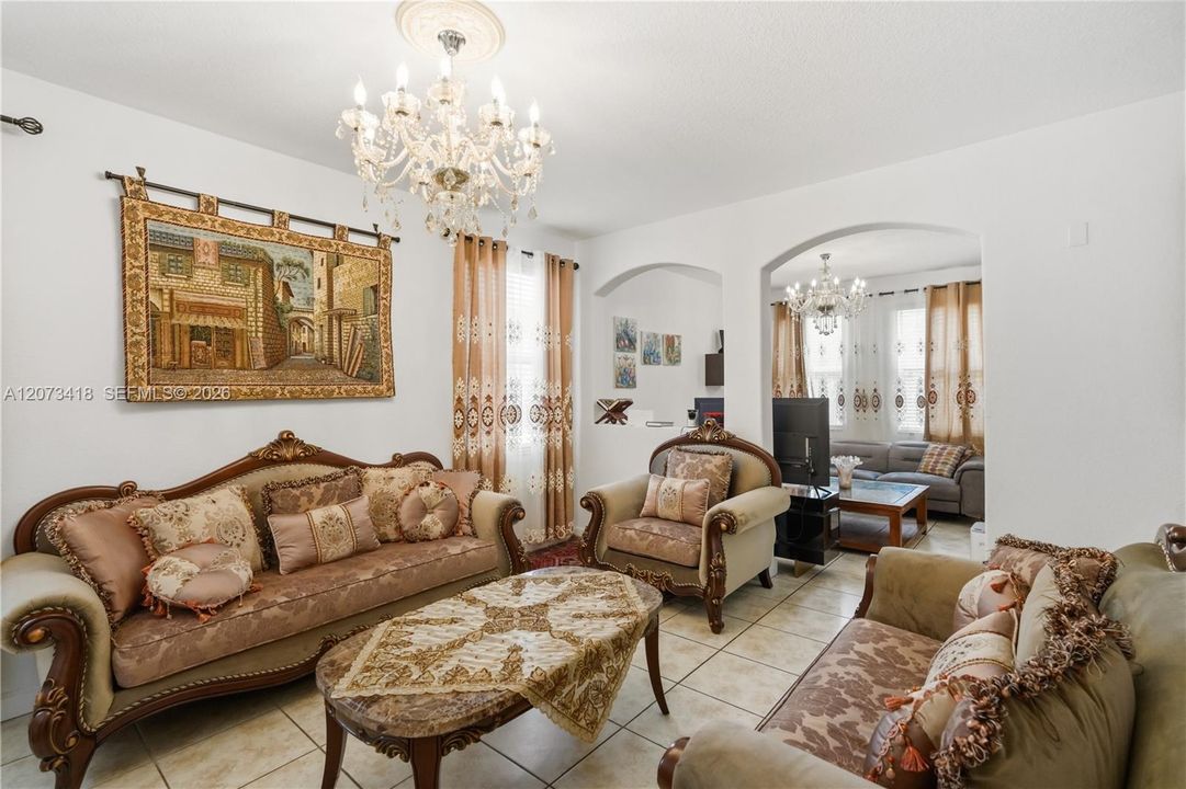 For Sale: $675,000 (5 beds, 3 baths, 2342 Square Feet)