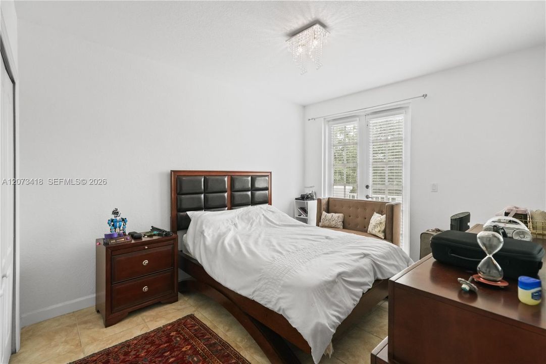 For Sale: $675,000 (5 beds, 3 baths, 2342 Square Feet)