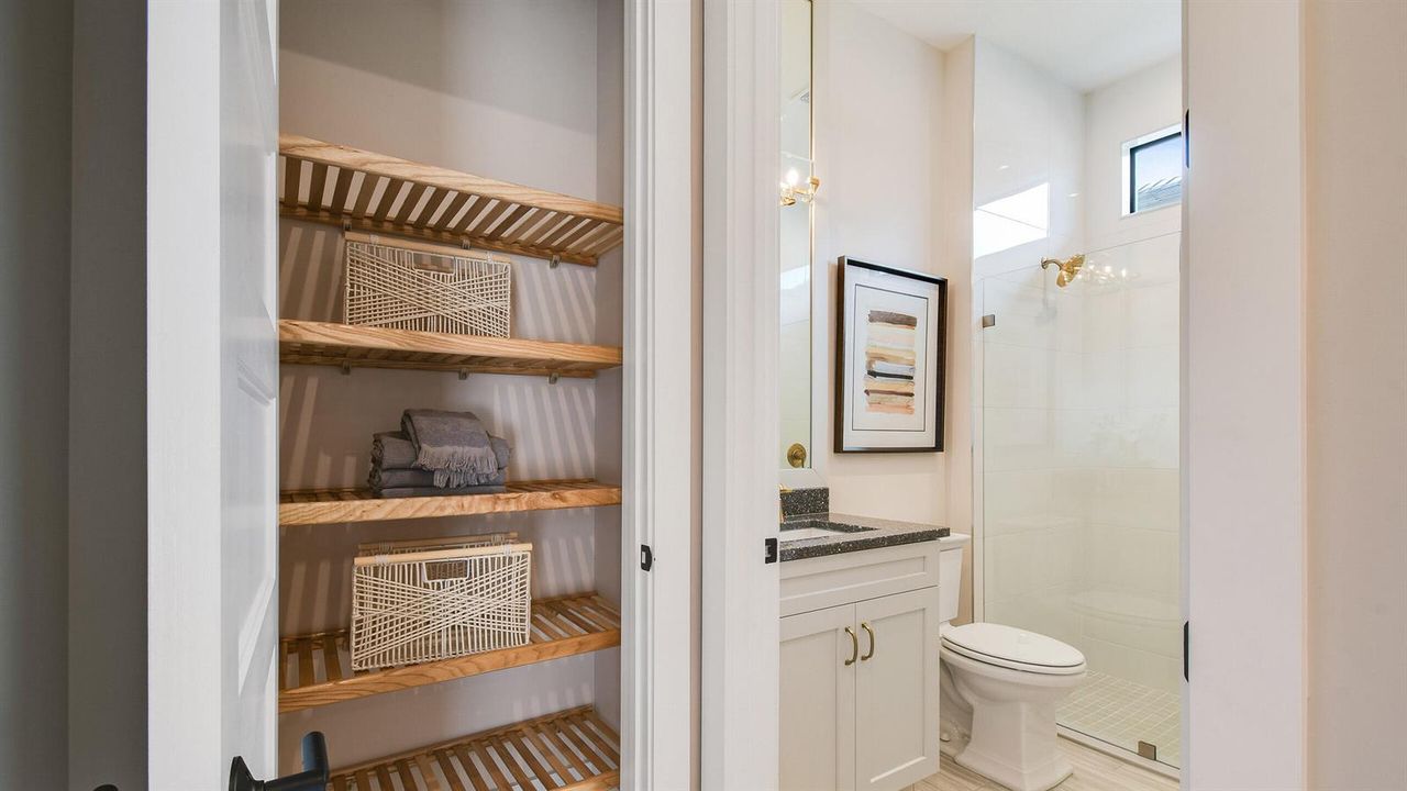 MOS-Madison Model - Secondary Bath 2