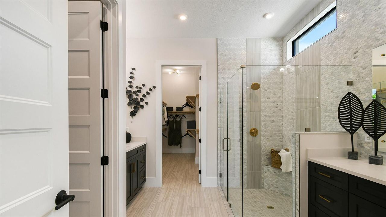 MOS-Madison Model - Owner's Bath 3