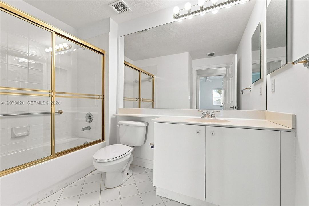 На продажу: $244,900 (2 спален, 2 ванн, 1508 Квадратных фут)