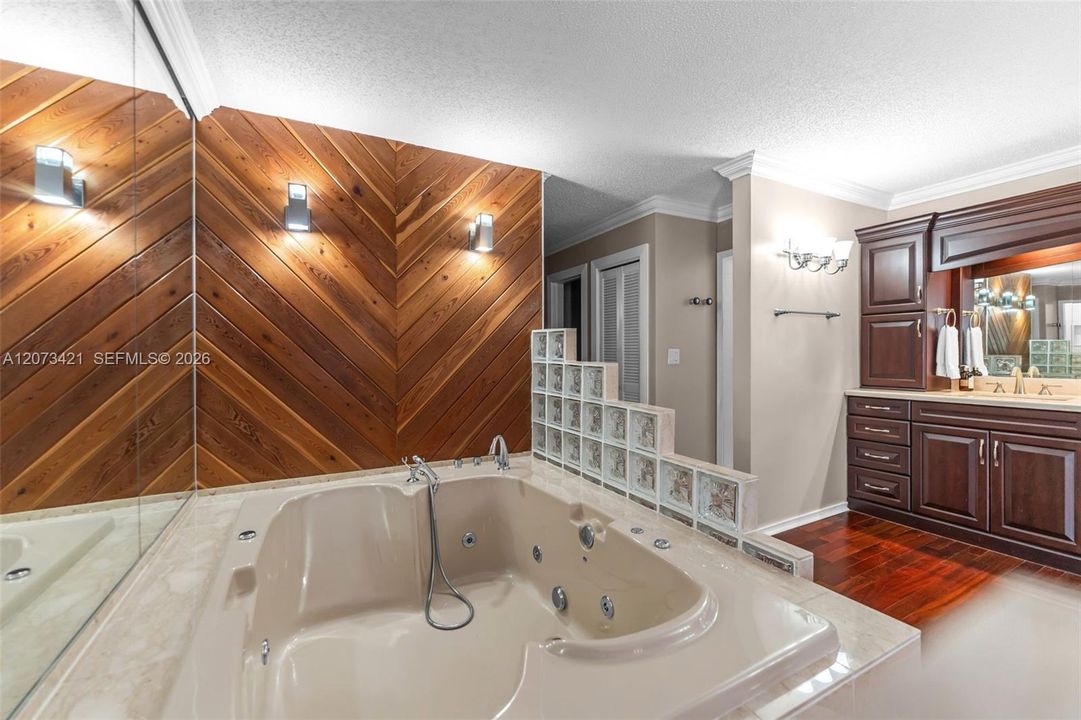For Sale: $1,599,000 (5 beds, 6 baths, 4830 Square Feet)