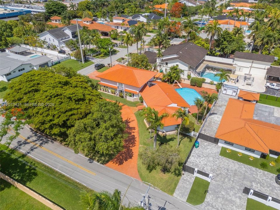 For Sale: $1,599,000 (5 beds, 6 baths, 4830 Square Feet)