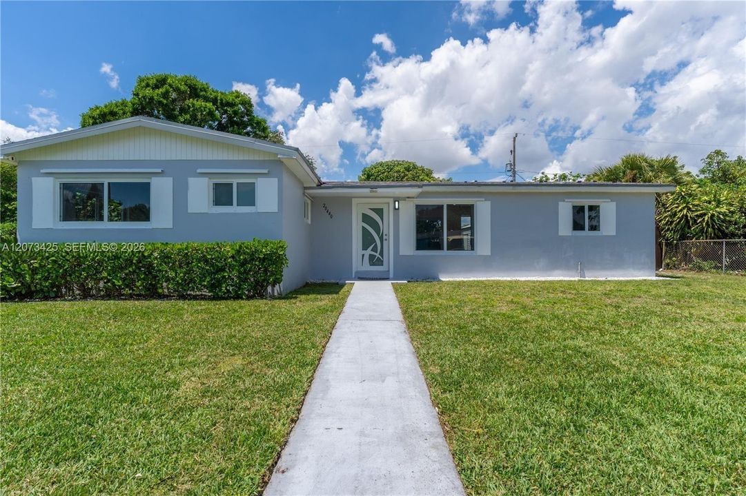 For Rent: $3,600 (3 beds, 1 baths, 969 Square Feet)