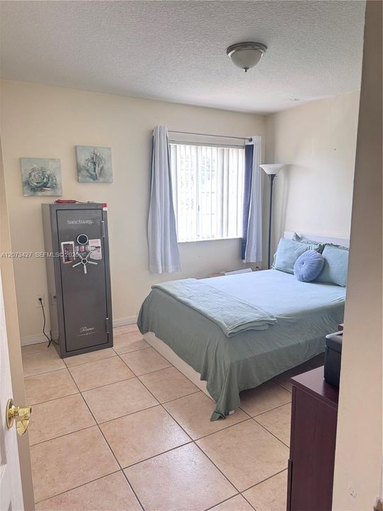 En Renta: $3,100 (3 camas, 2 baños, 1624 Pies cuadrados)