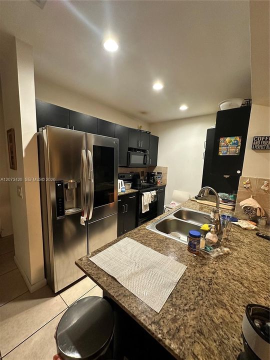 For Rent: $1,000 (1 beds, 1 baths, 1692 Square Feet)