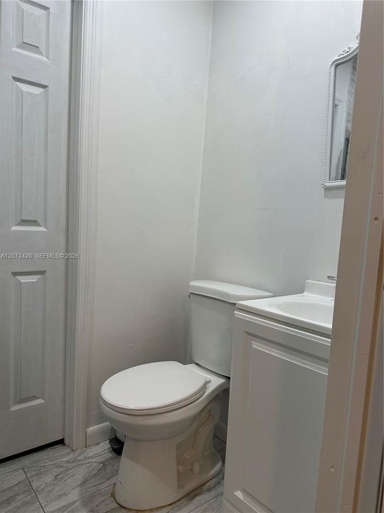 For Rent: $1,000 (1 beds, 1 baths, 1692 Square Feet)
