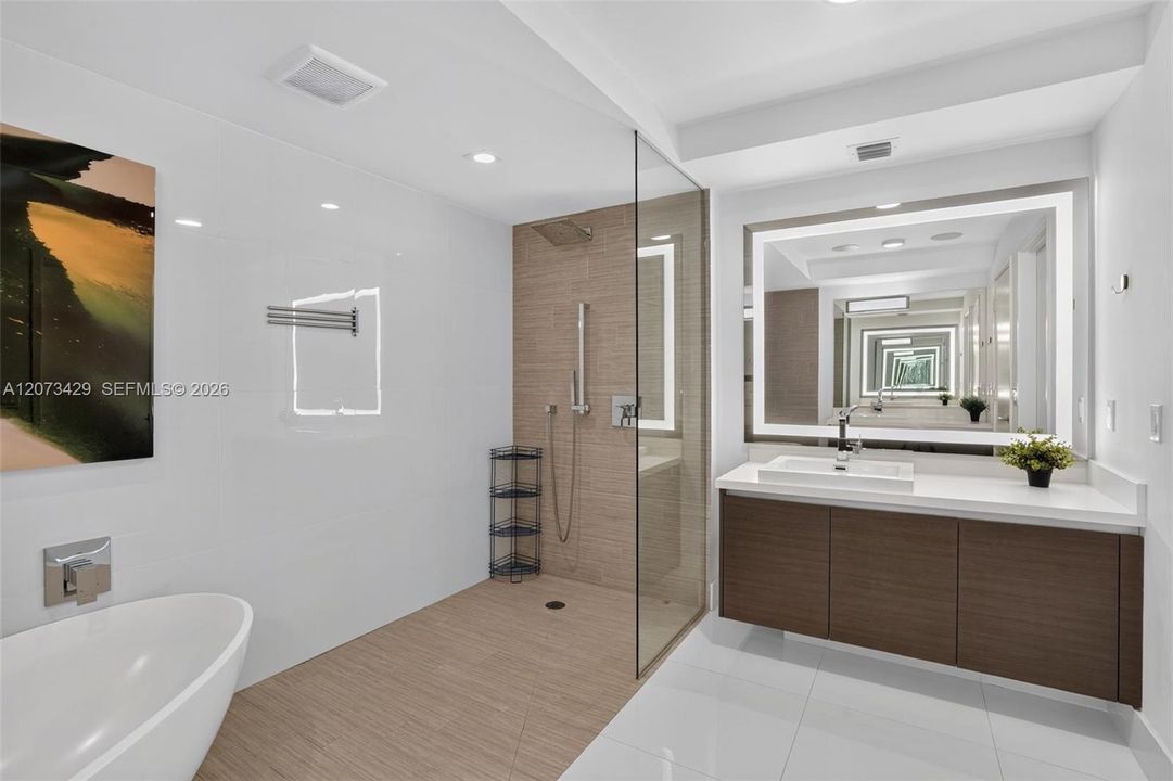 En Venta: $1,350,000 (3 camas, 3 baños, 1892 Pies cuadrados)