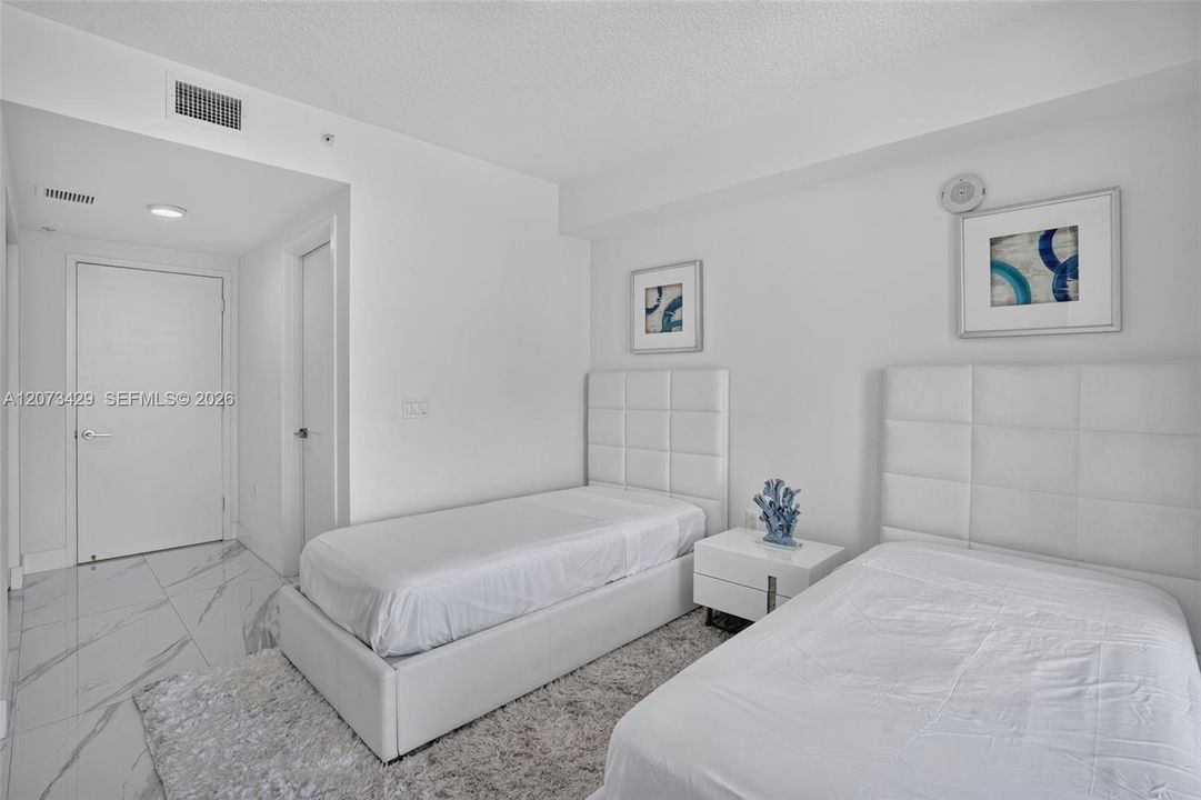 2nd bedroom