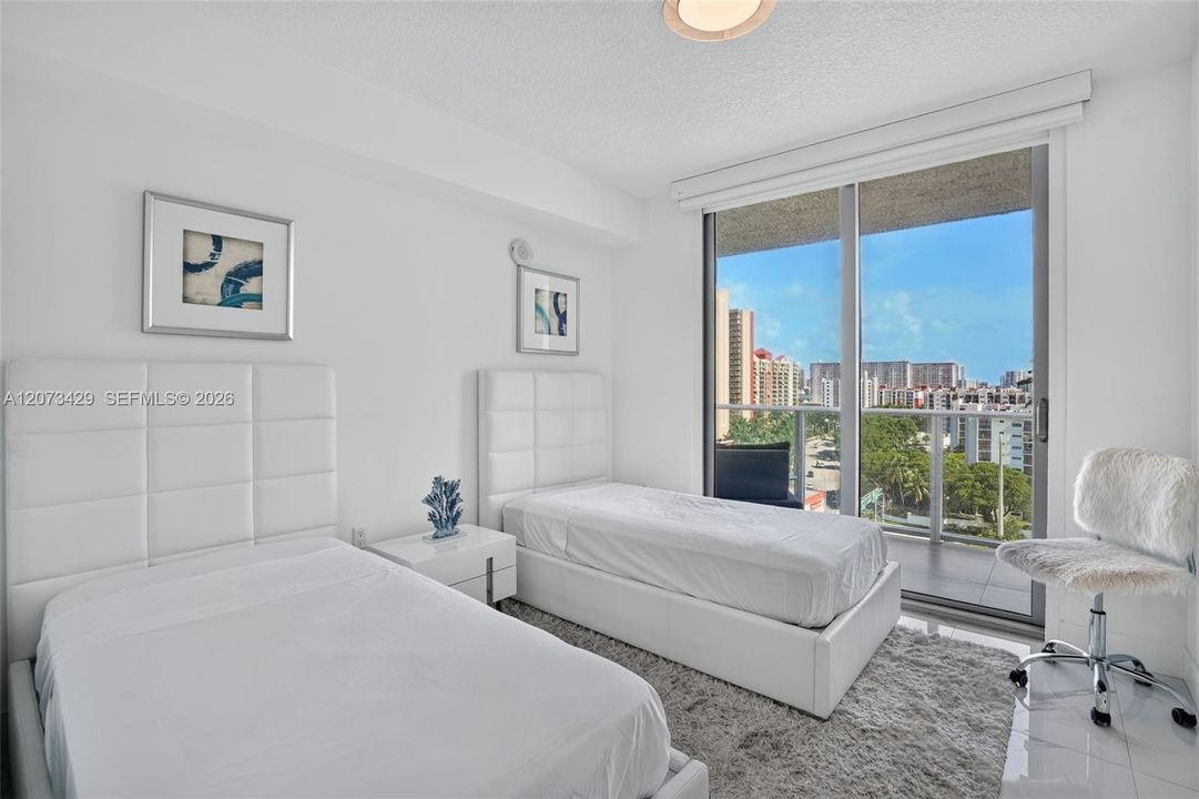 2nd bedroom
