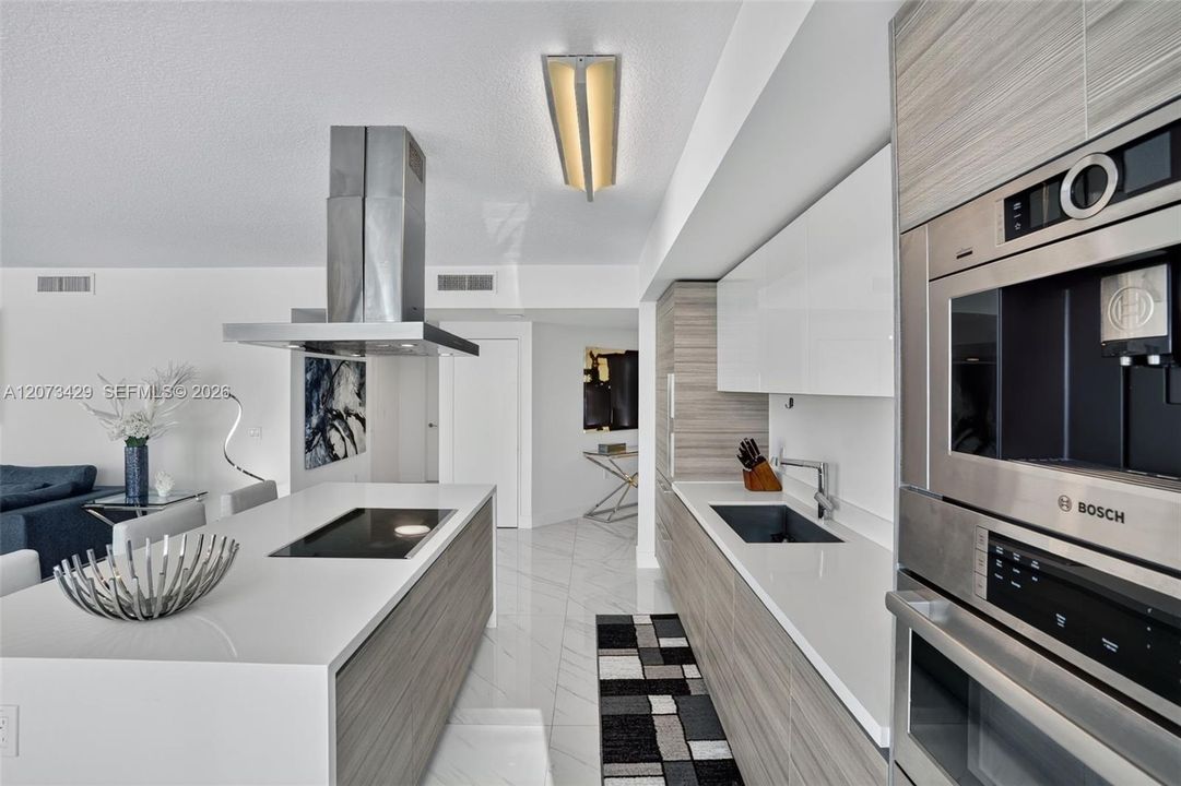 En Venta: $1,350,000 (3 camas, 3 baños, 1892 Pies cuadrados)