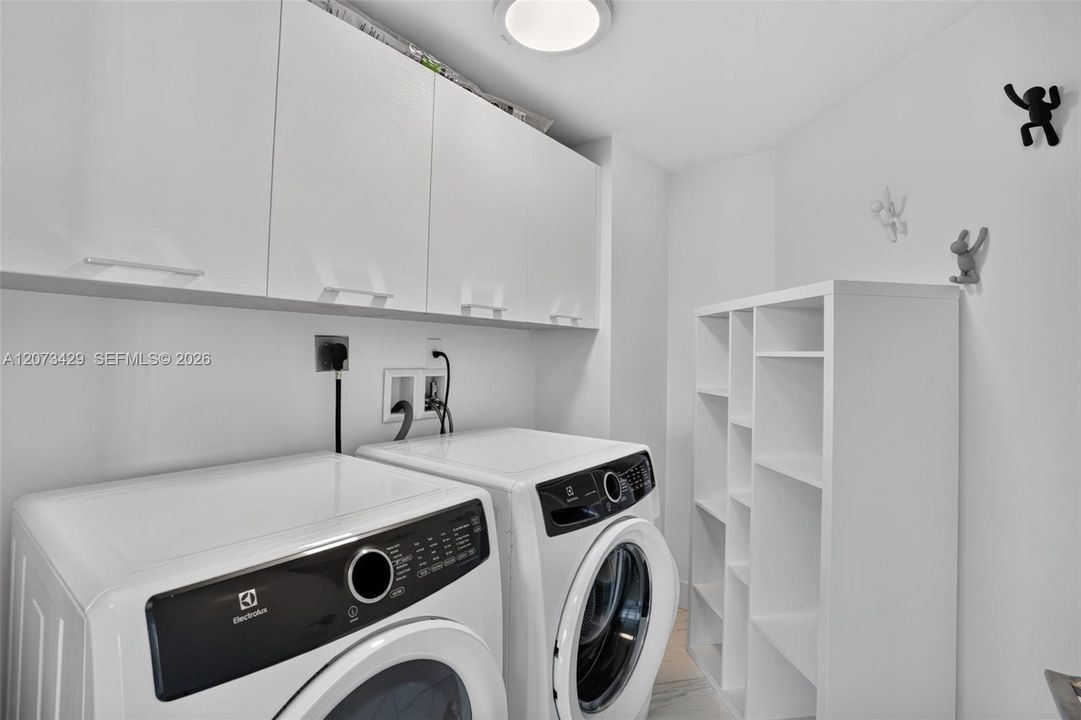 En Venta: $1,350,000 (3 camas, 3 baños, 1892 Pies cuadrados)