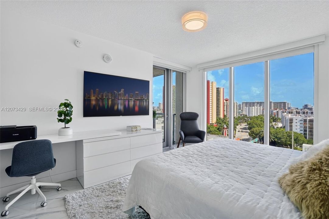 En Venta: $1,350,000 (3 camas, 3 baños, 1892 Pies cuadrados)