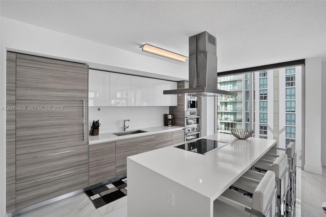En Venta: $1,350,000 (3 camas, 3 baños, 1892 Pies cuadrados)