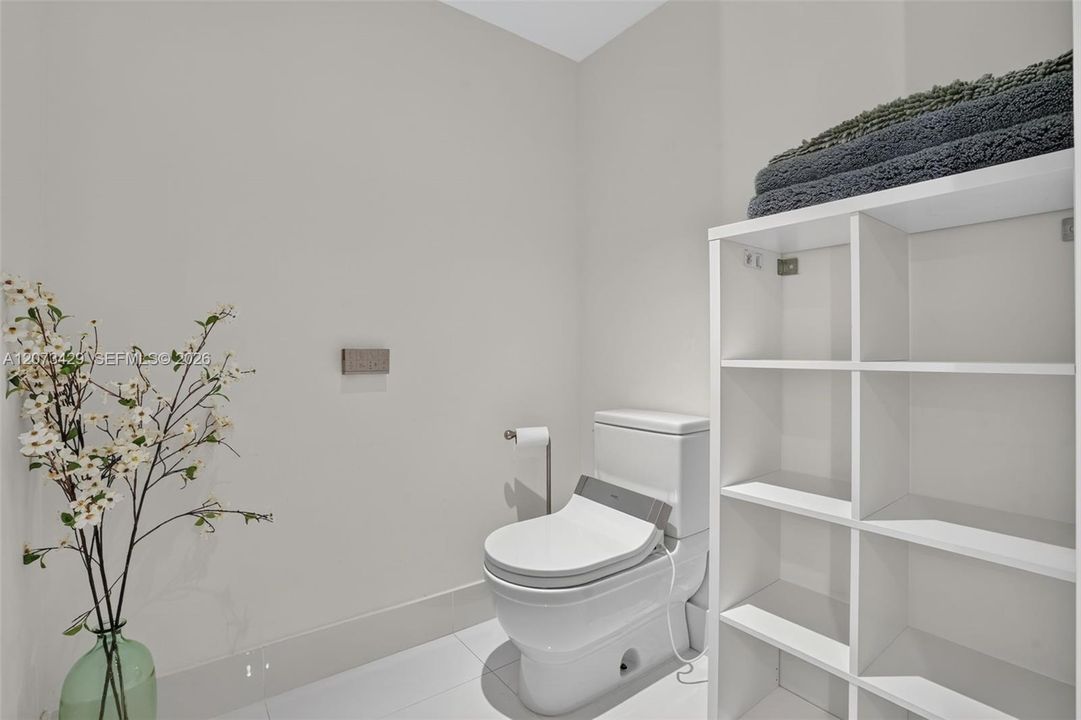 En Venta: $1,350,000 (3 camas, 3 baños, 1892 Pies cuadrados)