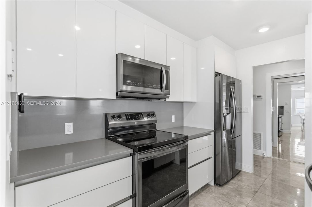 В аренду: $4,300 (2 спален, 2 ванн, 1610 Квадратных фут)