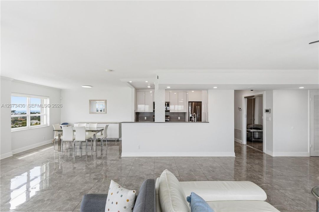 В аренду: $4,300 (2 спален, 2 ванн, 1610 Квадратных фут)