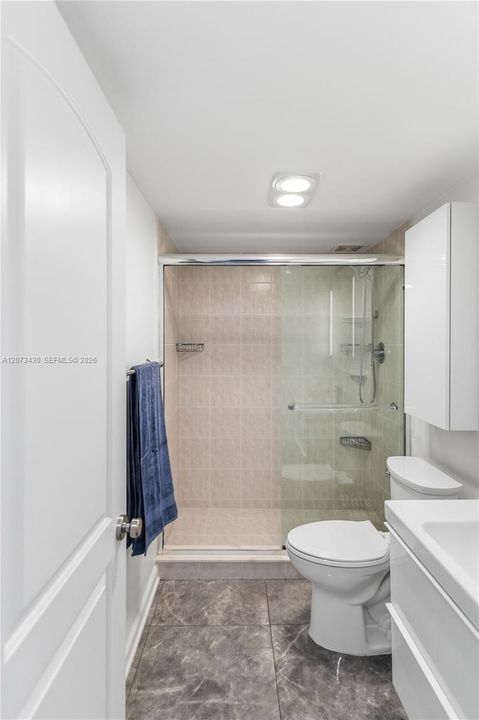 В аренду: $4,300 (2 спален, 2 ванн, 1610 Квадратных фут)