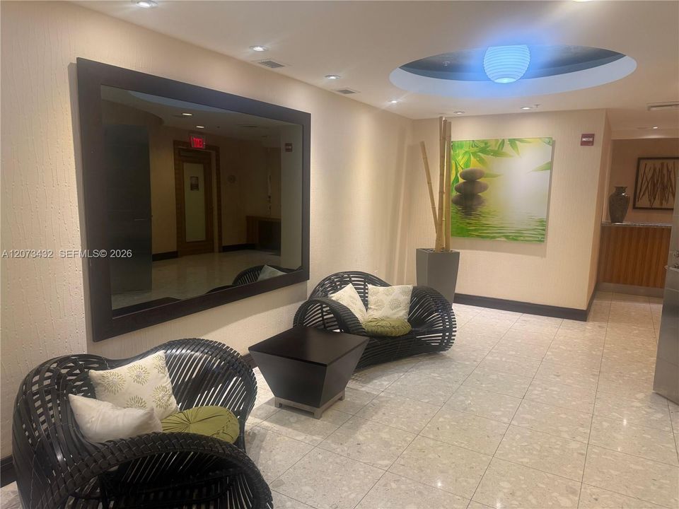 В аренду: $4,500 (2 спален, 2 ванн, 1293 Квадратных фут)