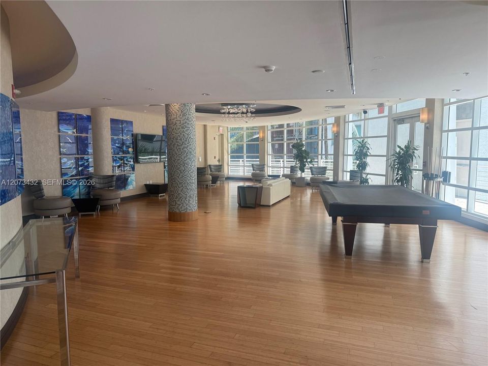 В аренду: $4,500 (2 спален, 2 ванн, 1293 Квадратных фут)