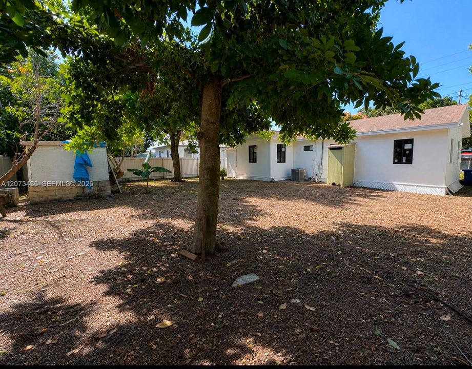 For Sale: $510,000 (3 beds, 2 baths, 1030 Square Feet)
