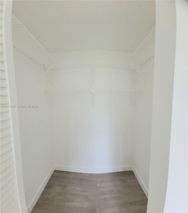 For Sale: $215,000 (2 beds, 2 baths, 832 Square Feet)