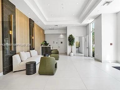 For Rent: $2,950 (1 beds, 1 baths, 900 Square Feet)