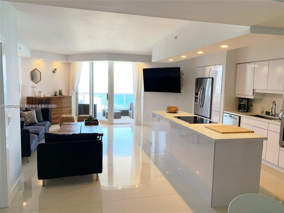 For Rent: $7,500 (2 beds, 2 baths, 1490 Square Feet)