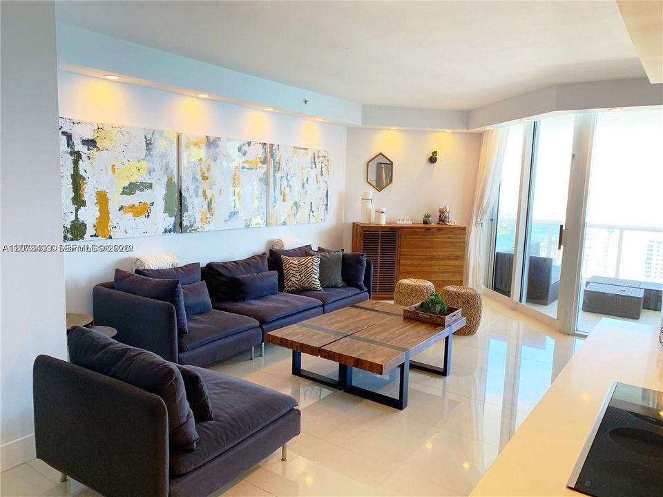 For Rent: $7,500 (2 beds, 2 baths, 1490 Square Feet)