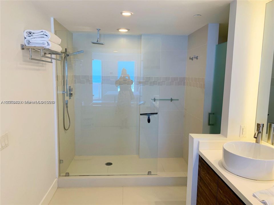 For Rent: $7,500 (2 beds, 2 baths, 1490 Square Feet)