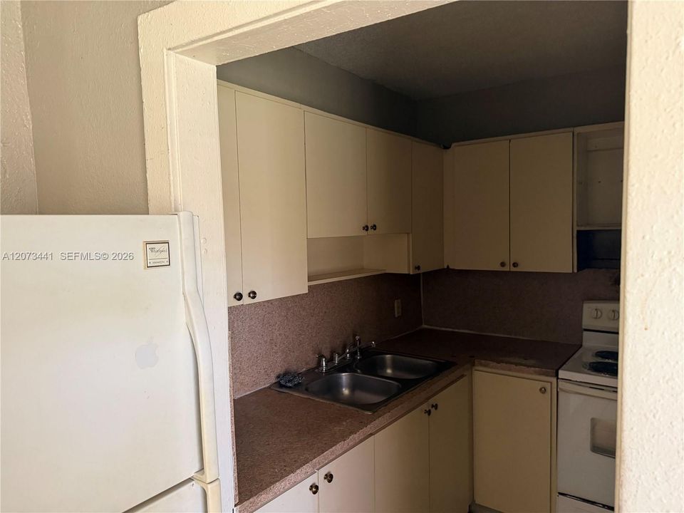 На продажу: $375,000 (3 спален, 1 ванн, 957 Квадратных фут)