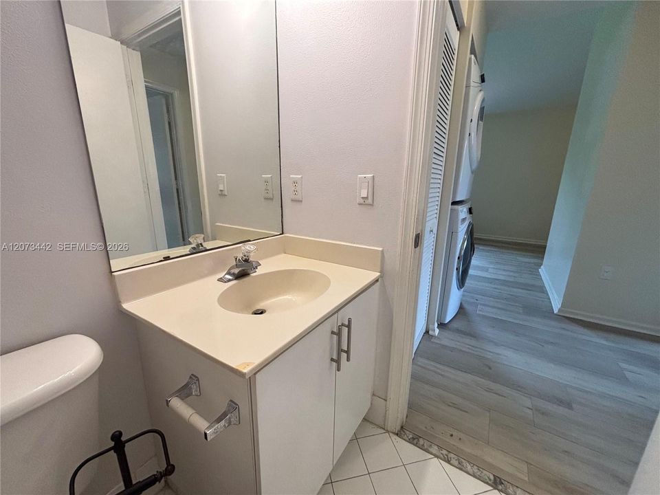 For Rent: $2,250 (3 beds, 2 baths, 1092 Square Feet)
