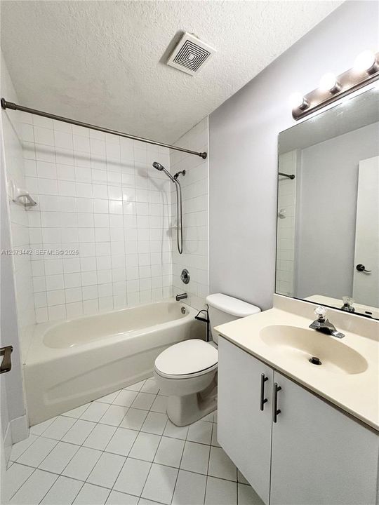 For Rent: $2,250 (3 beds, 2 baths, 1092 Square Feet)