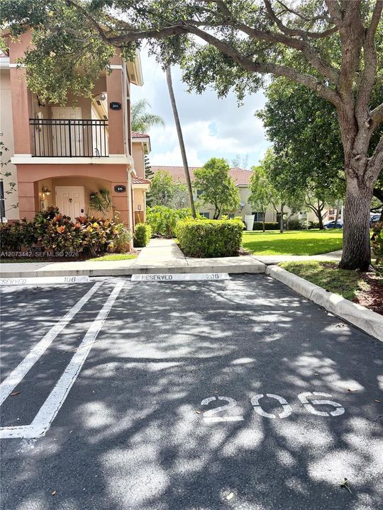 For Rent: $2,250 (3 beds, 2 baths, 1092 Square Feet)
