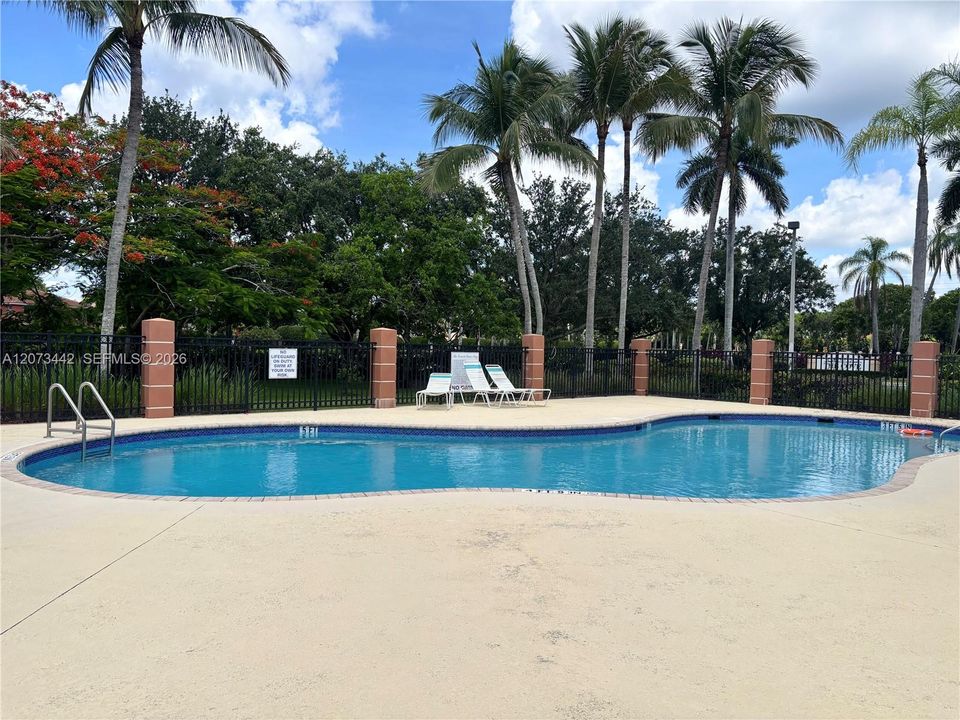 For Rent: $2,250 (3 beds, 2 baths, 1092 Square Feet)