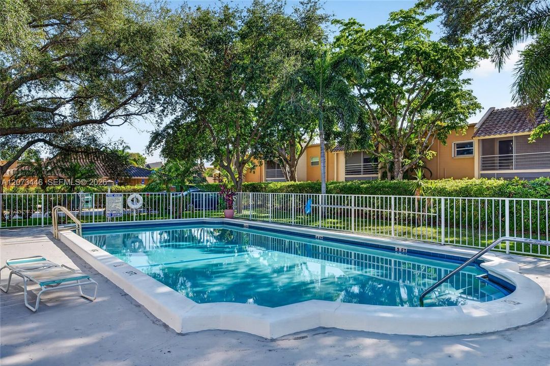 For Rent: $2,200 (2 beds, 2 baths, 960 Square Feet)