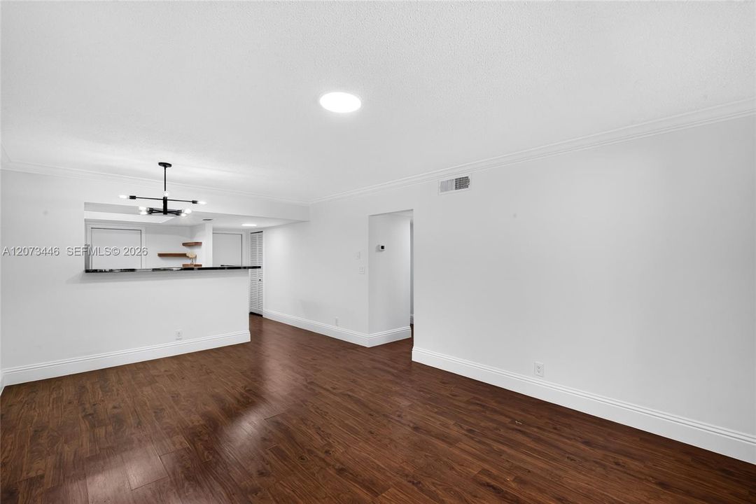 For Rent: $2,200 (2 beds, 2 baths, 960 Square Feet)