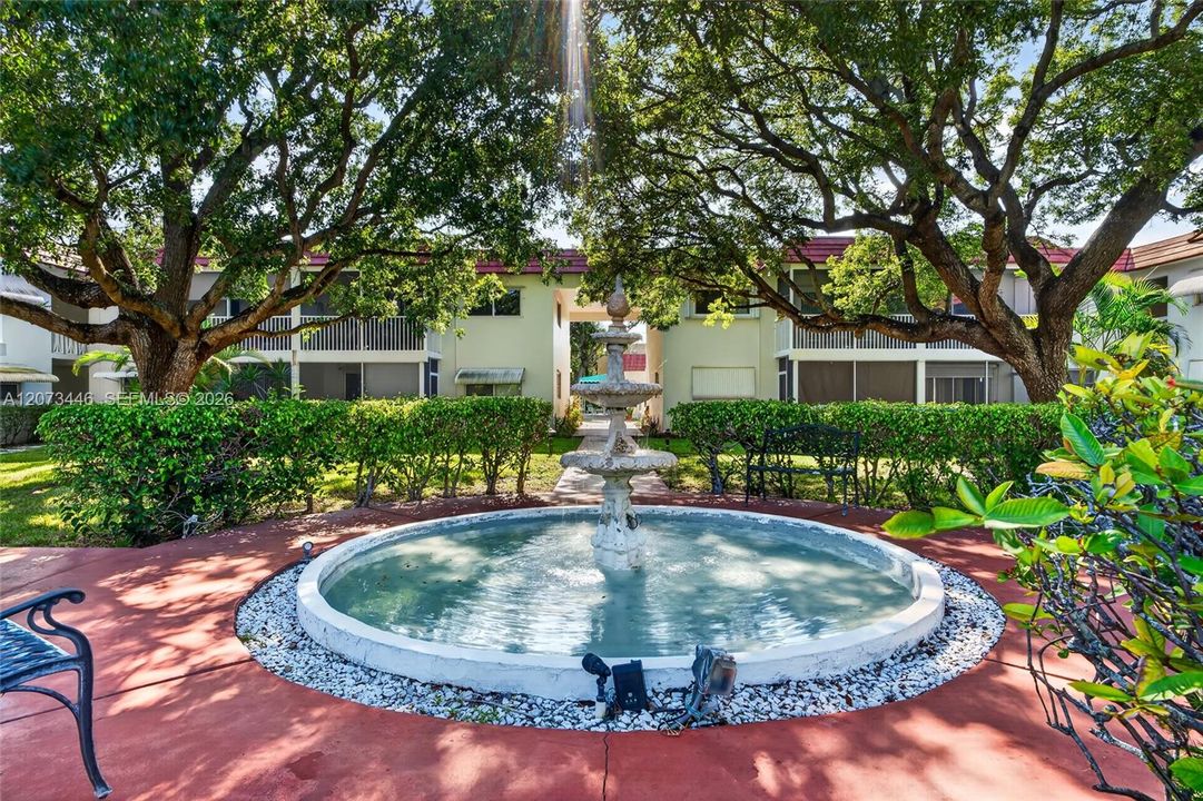 For Rent: $2,200 (2 beds, 2 baths, 960 Square Feet)