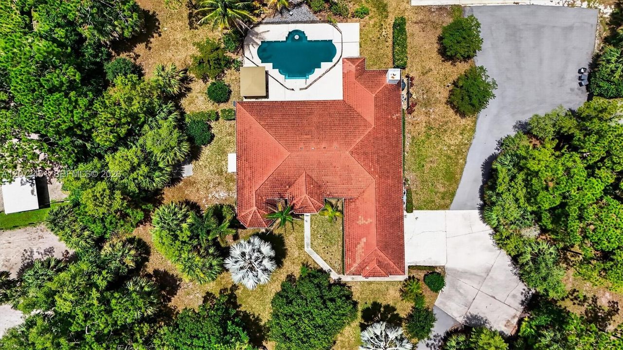 For Sale: $1,799,000 (3 beds, 2 baths, 3585 Square Feet)