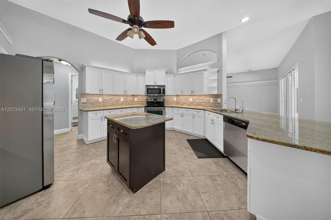 For Sale: $1,799,000 (3 beds, 2 baths, 3585 Square Feet)