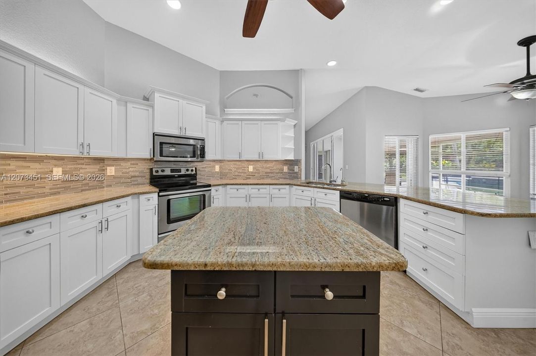 For Sale: $1,799,000 (3 beds, 2 baths, 3585 Square Feet)