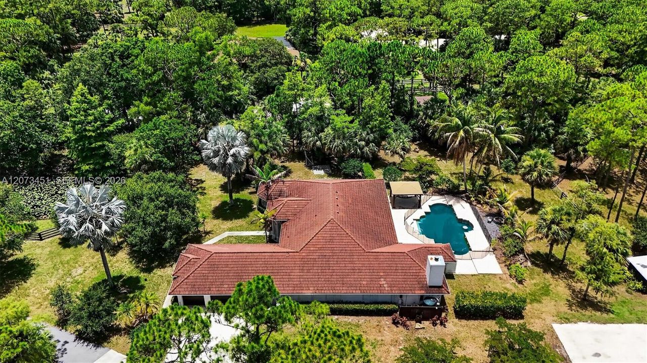 For Sale: $1,799,000 (3 beds, 2 baths, 3585 Square Feet)