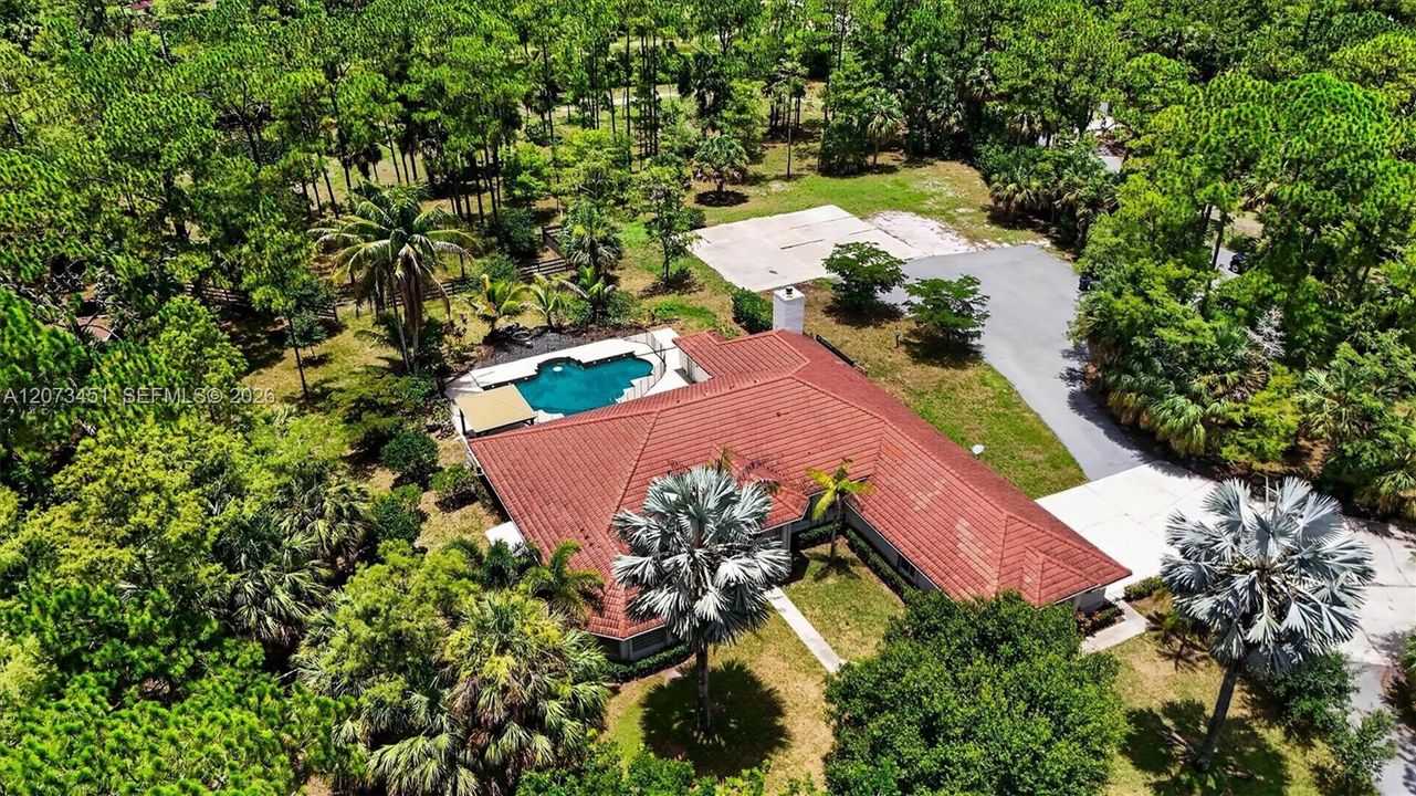 For Sale: $1,799,000 (3 beds, 2 baths, 3585 Square Feet)