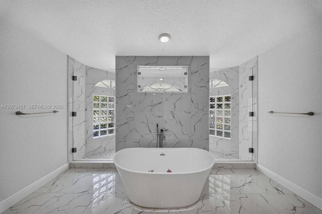 For Sale: $1,799,000 (3 beds, 2 baths, 3585 Square Feet)