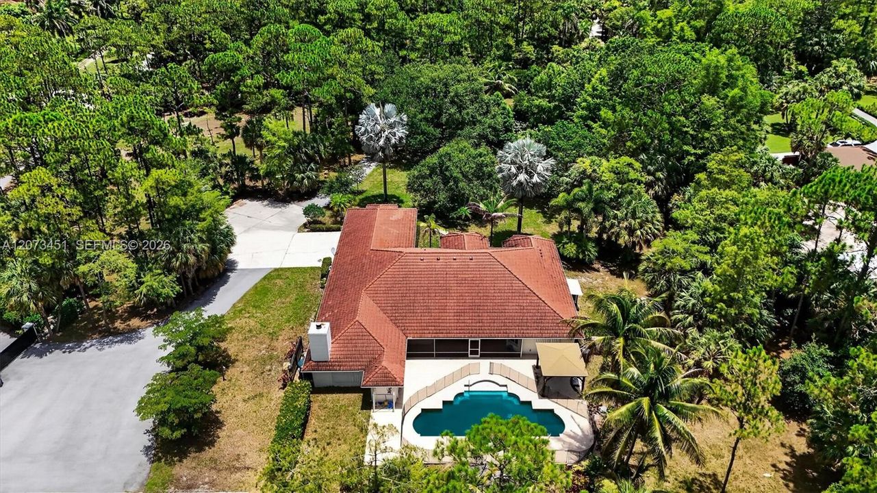 For Sale: $1,799,000 (3 beds, 2 baths, 3585 Square Feet)