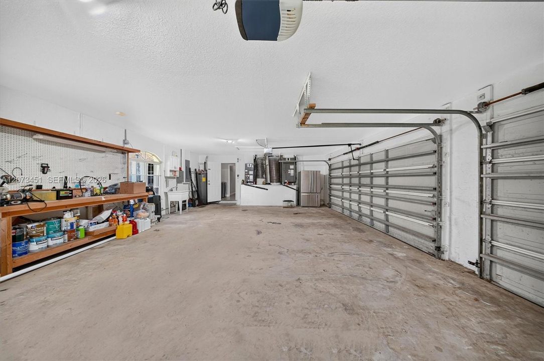 For Sale: $1,799,000 (3 beds, 2 baths, 3585 Square Feet)